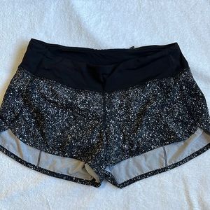 Lululemon shorts size 4